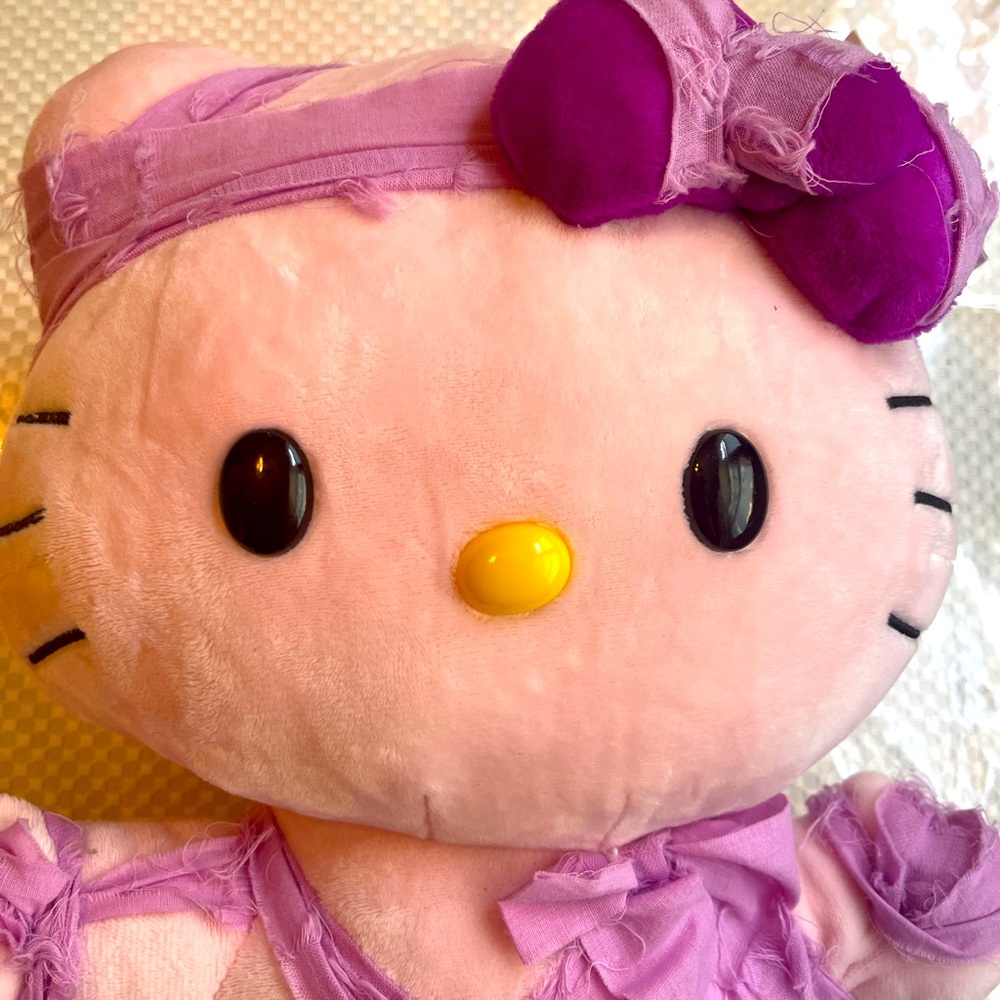 Hello Kitty Halloween mummy stepper